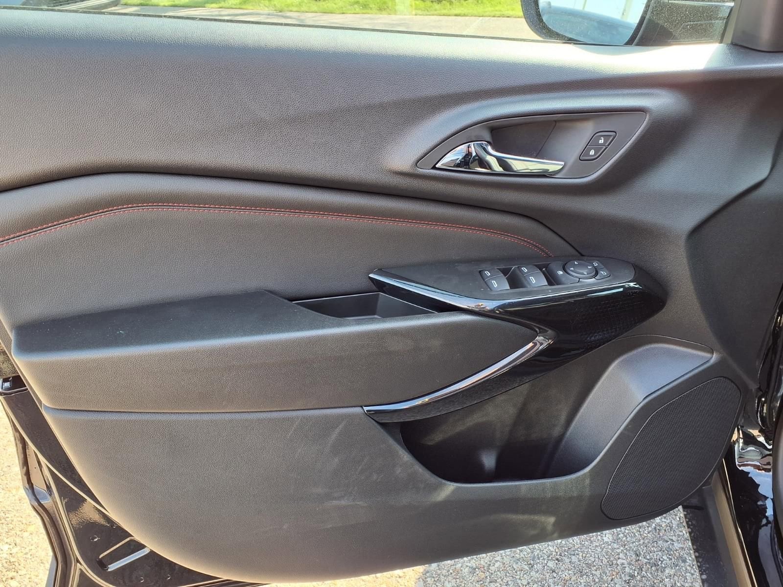 Thumbnail: 2026 Chevrolet Trax - 12