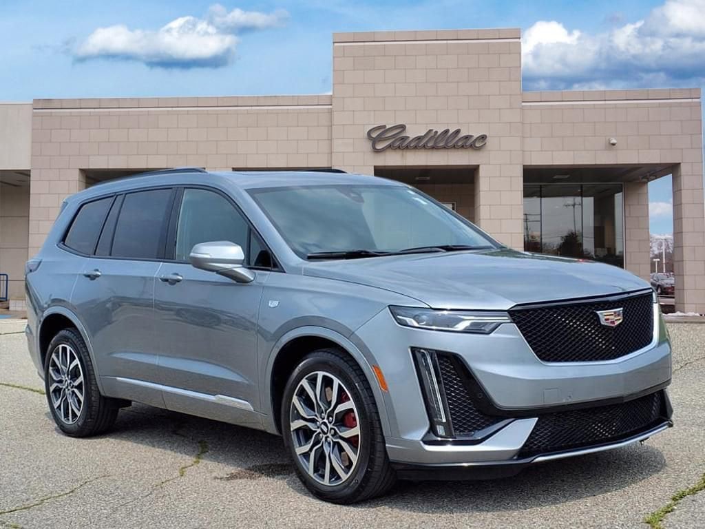 Thumbnail: 2023 Cadillac XT6 - 3