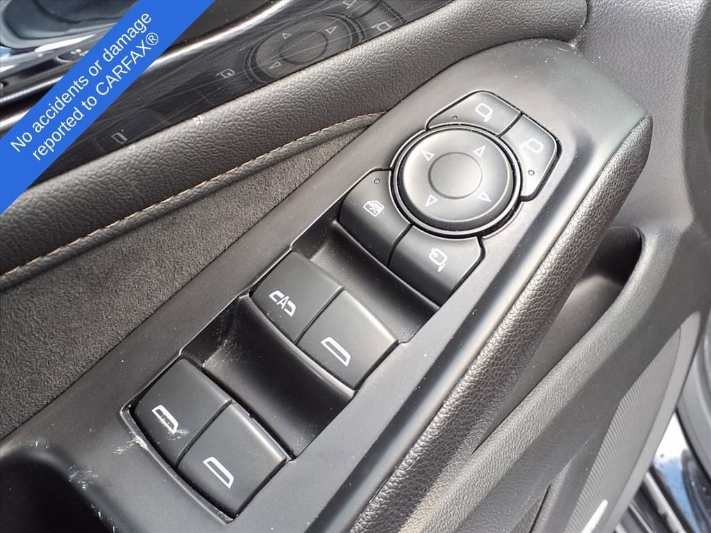 Thumbnail: 2023 Chevrolet Traverse - 15