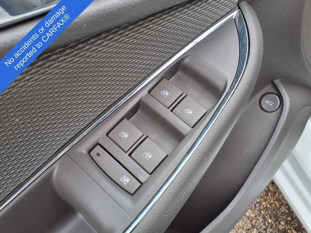 Thumbnail: 2016 Chevrolet Cruze - 16