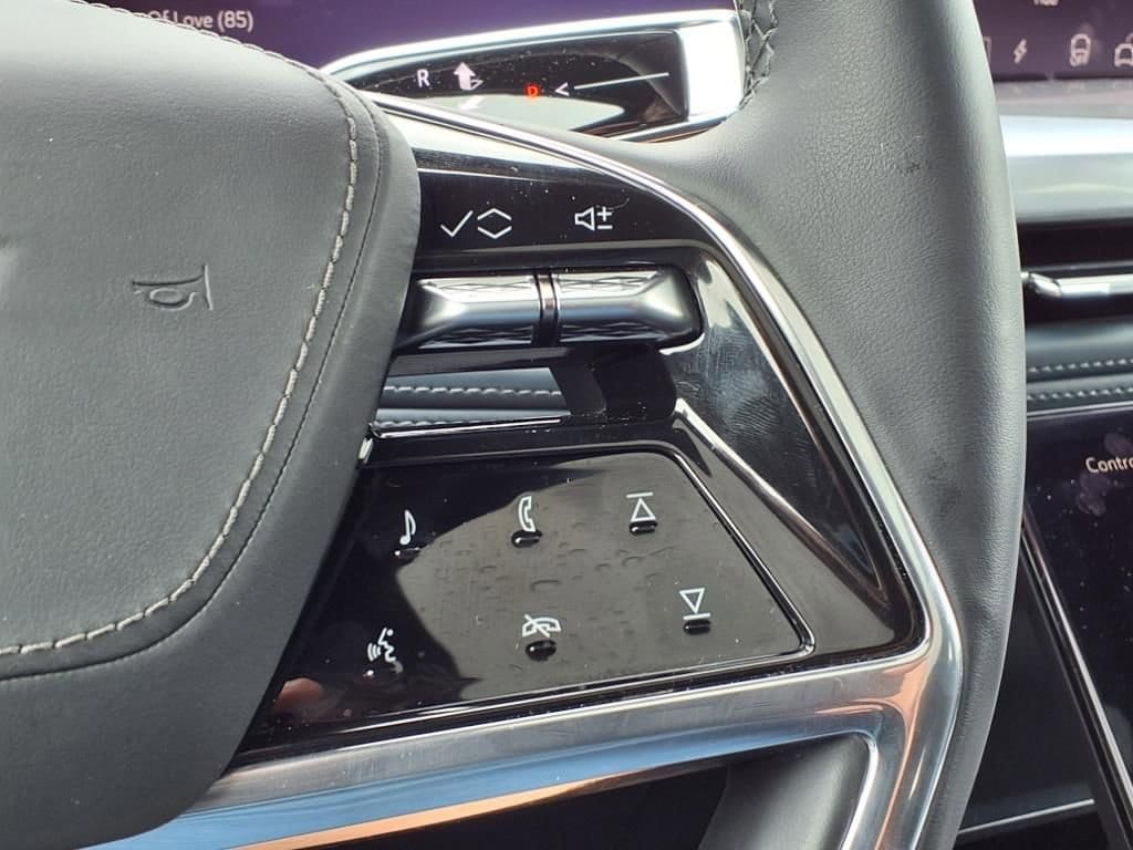 2025 Cadillac Escalade IQ Sport photo 4