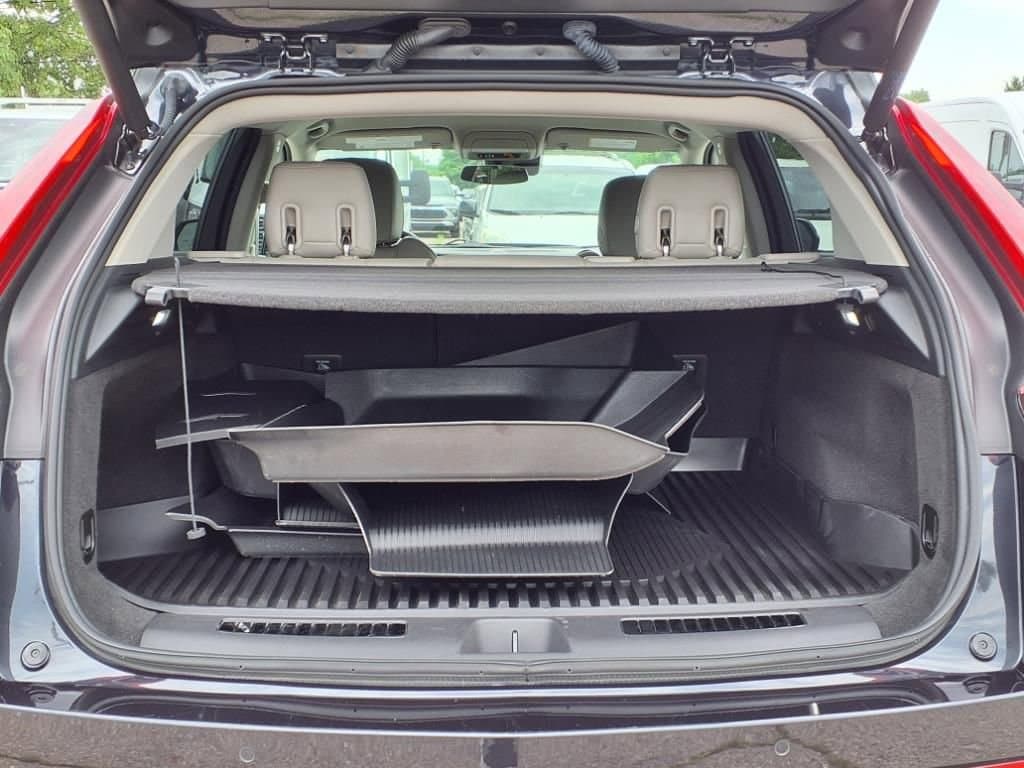 Thumbnail: 2023 Cadillac XT4 - 9