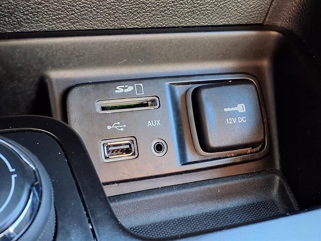 Thumbnail: 2017 Jeep Cherokee - 23