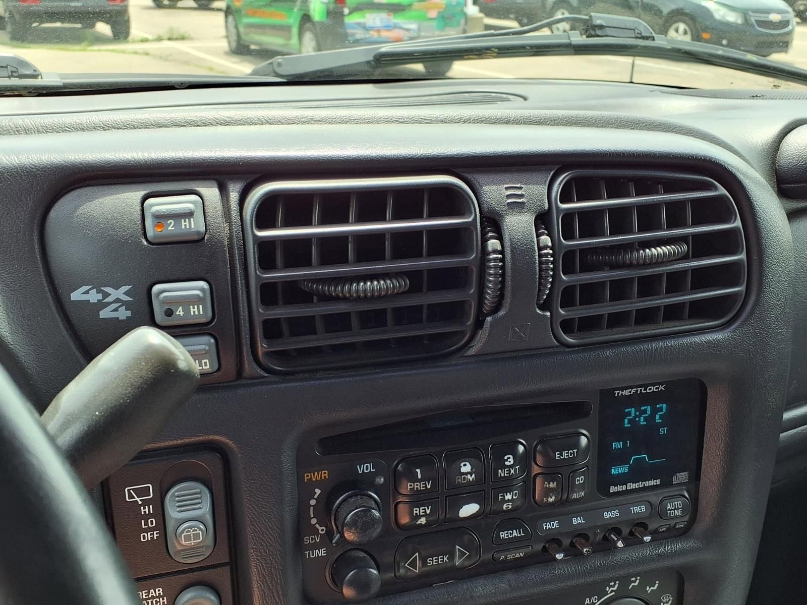 Thumbnail: 2000 Chevrolet Blazer - 26