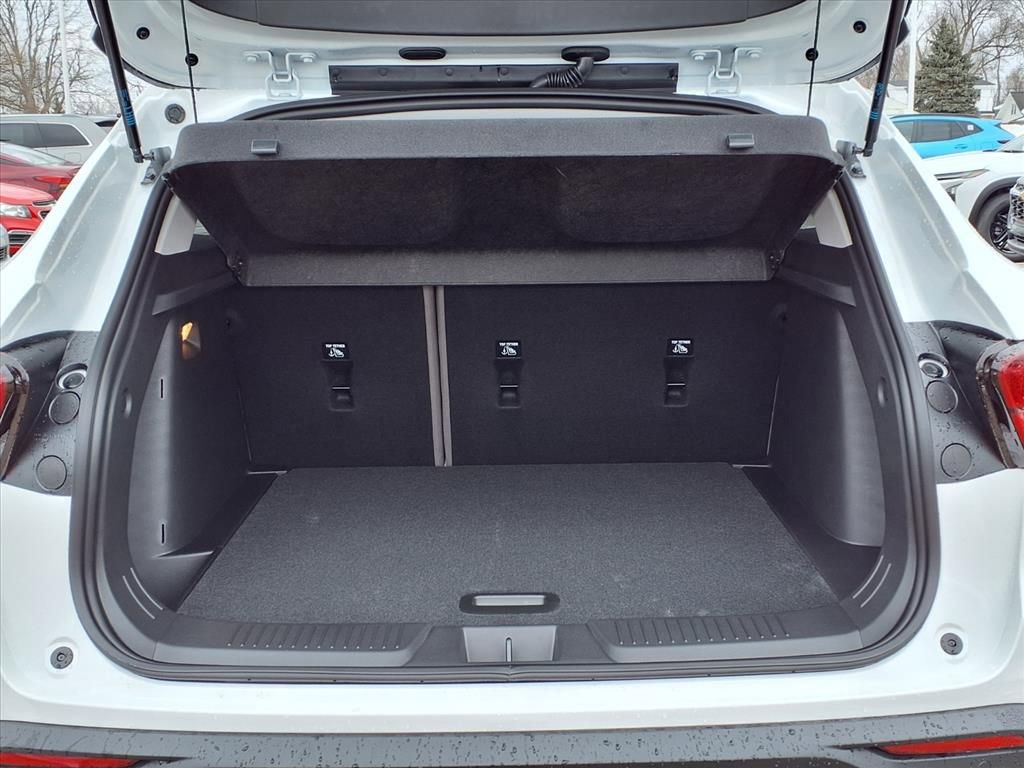 Thumbnail: 2026 Chevrolet Trax - 8