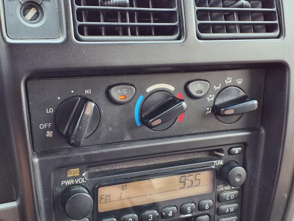Thumbnail: 2001 Toyota Tacoma - 26