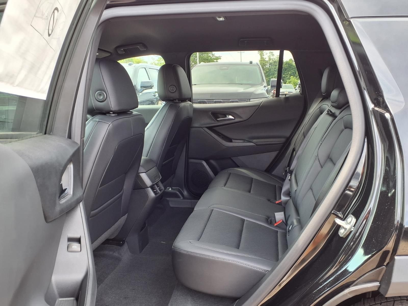 Thumbnail: 2026 Chevrolet Equinox - 9