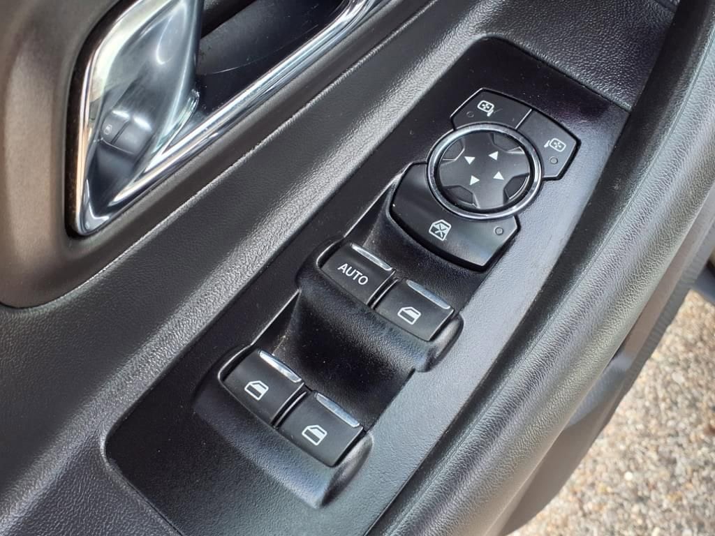Thumbnail: 2013 Ford Taurus - 15