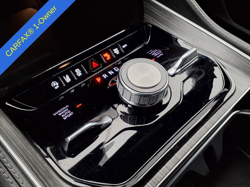 Thumbnail: 2024 Jeep Wagoneer - 22