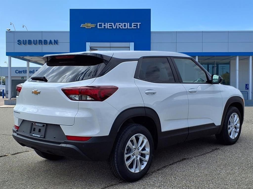 Thumbnail: 2026 Chevrolet TrailBlazer - 4