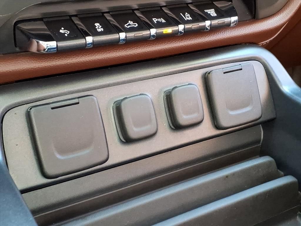 Thumbnail: 2016 Chevrolet Silverado 2500 - 24