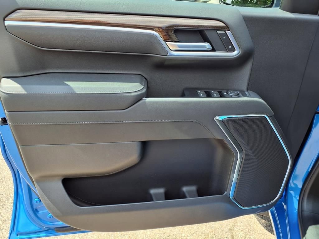 Thumbnail: 2026 Chevrolet Silverado 1500 - 11