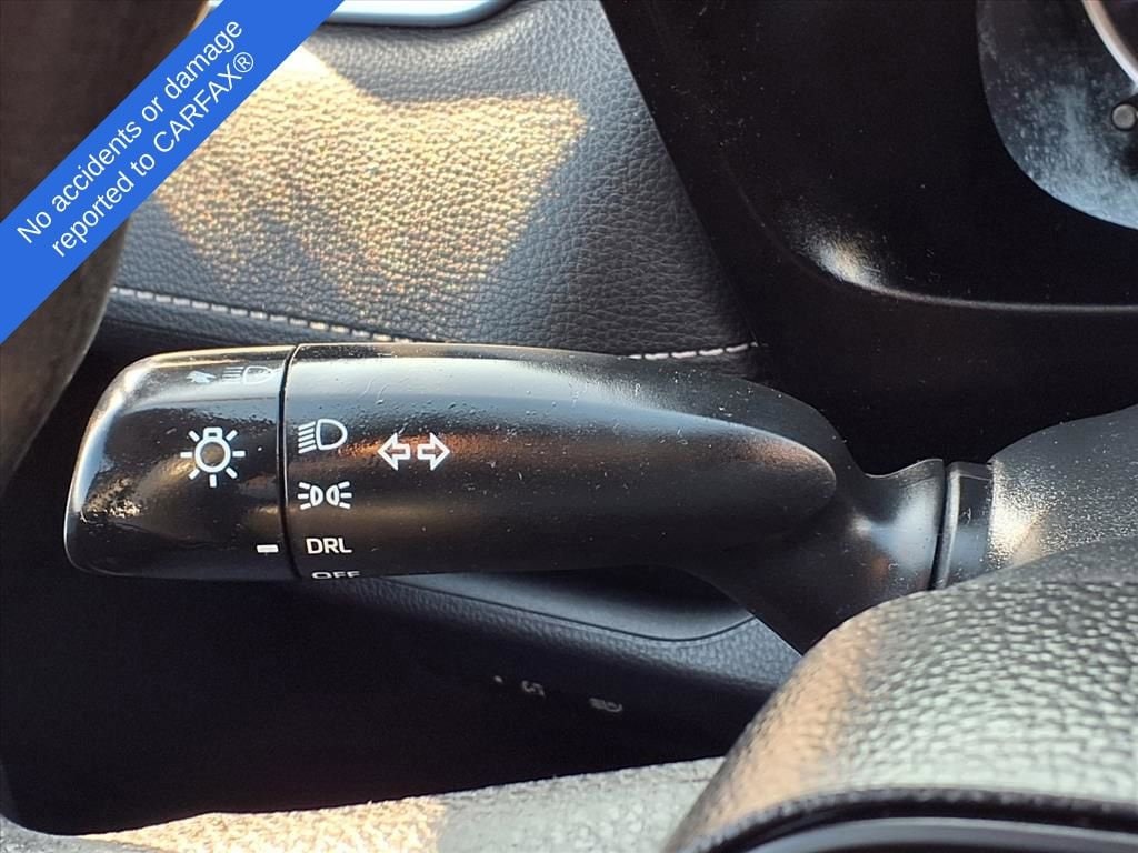 Thumbnail: 2019 Toyota RAV4 - 23