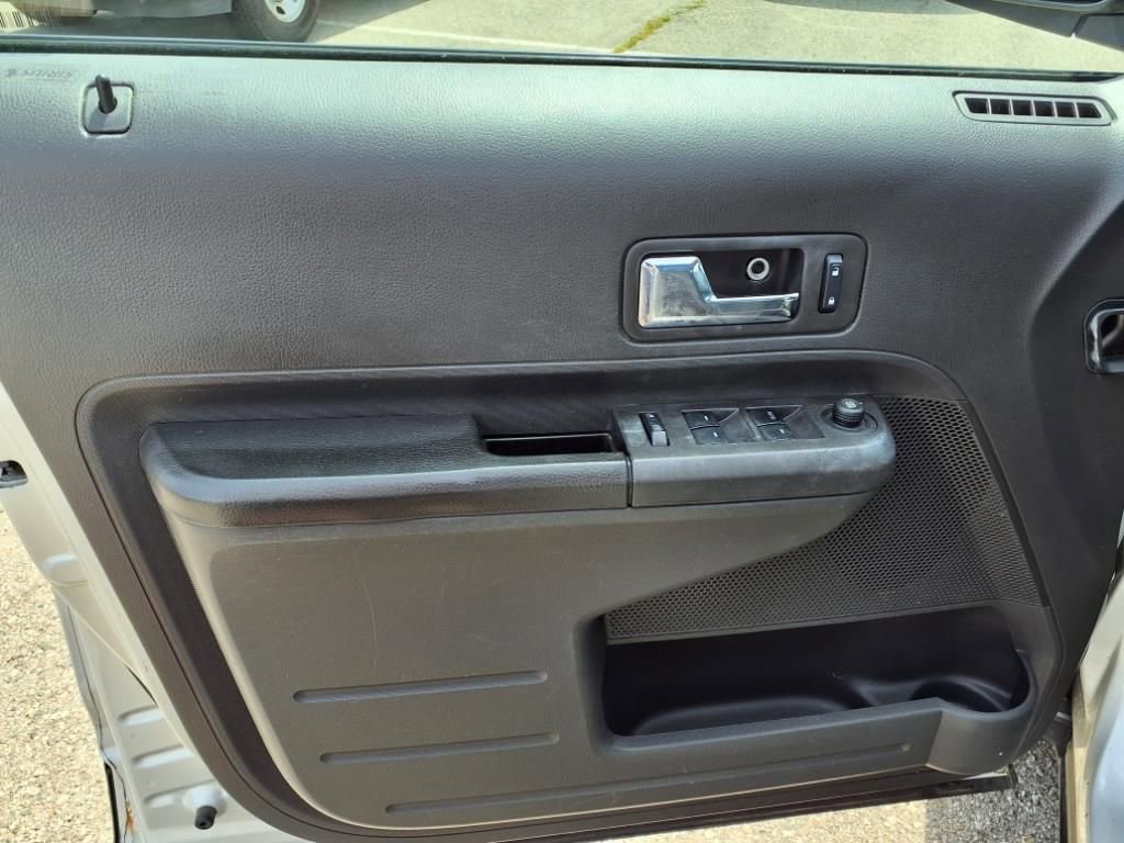 Thumbnail: 2010 Ford Edge - 14