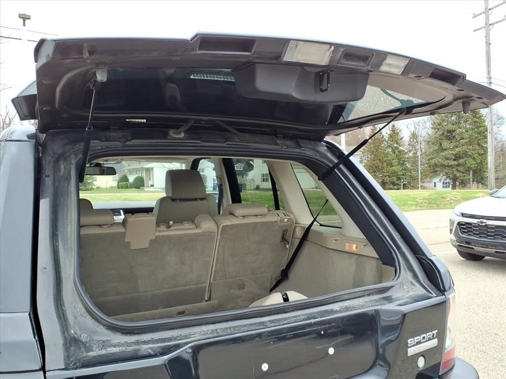 Thumbnail: 2011 Land Rover Range Rover Sport - 10