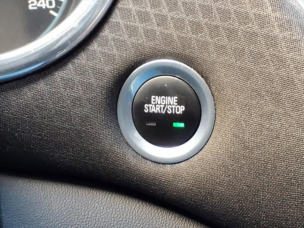 Thumbnail: 2017 Chevrolet Malibu - 25