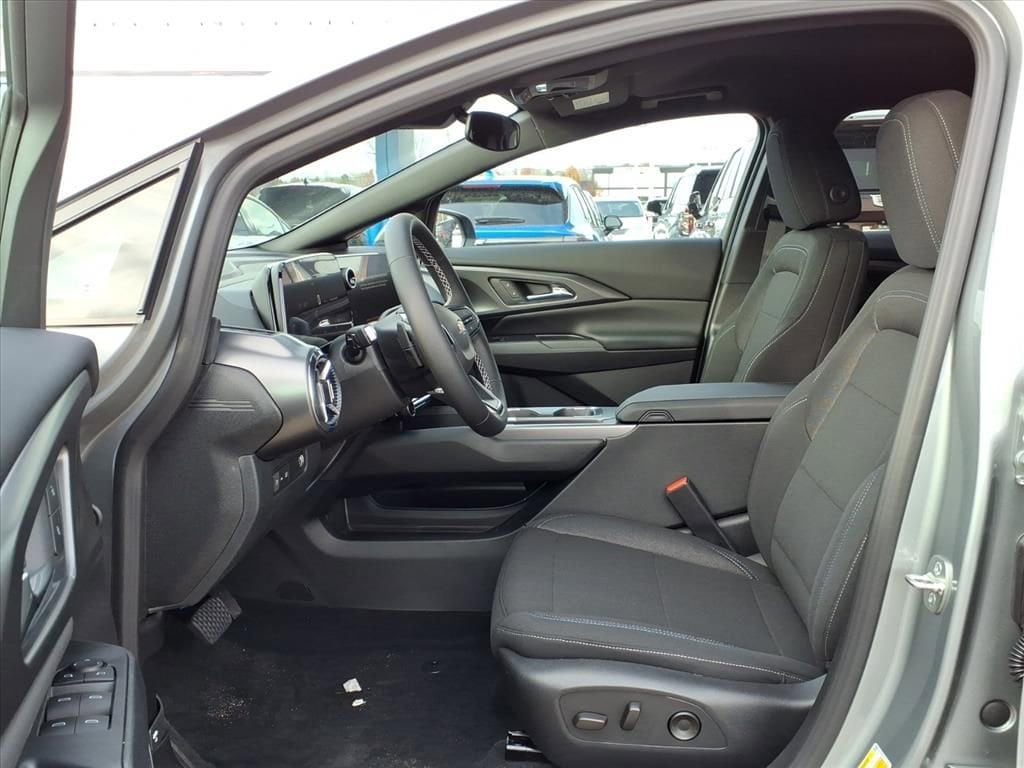 Thumbnail: 2026 Chevrolet Equinox - 15