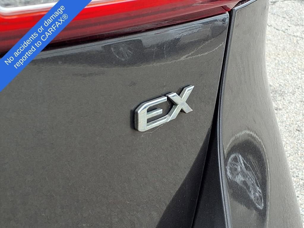 Thumbnail: 2011 Kia Forte - 11