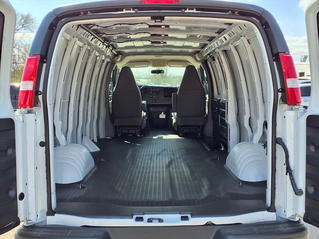 Thumbnail: 2026 Chevrolet Express - 8