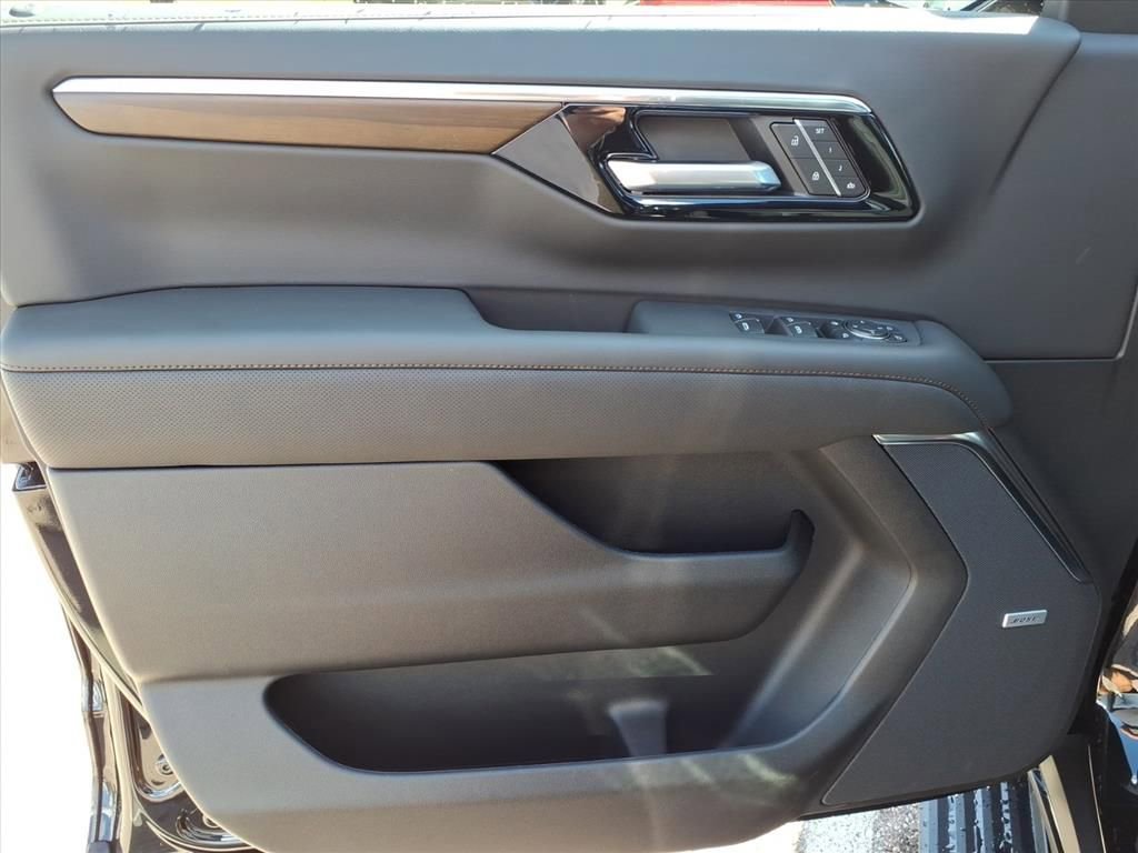 Thumbnail: 2026 Chevrolet Tahoe - 11