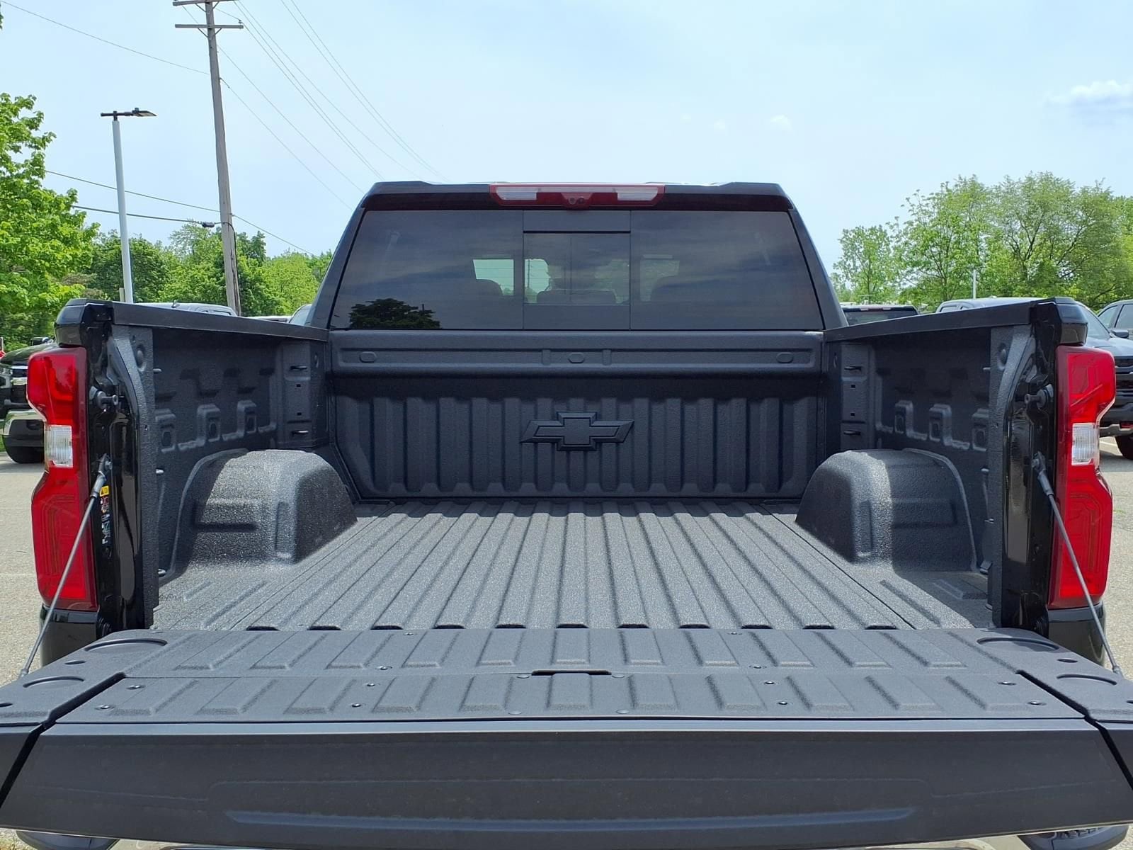 Thumbnail: 2026 Chevrolet Silverado 1500 - 8