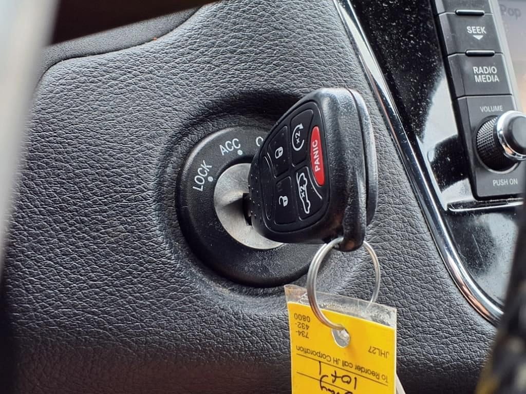 Thumbnail: 2012 Chrysler 200 - 24