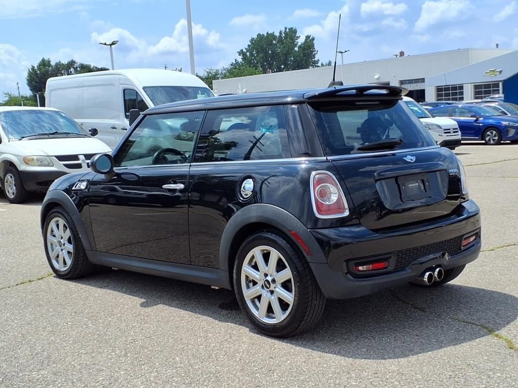 Thumbnail: 2011 MINI Cooper Hardtop - 7