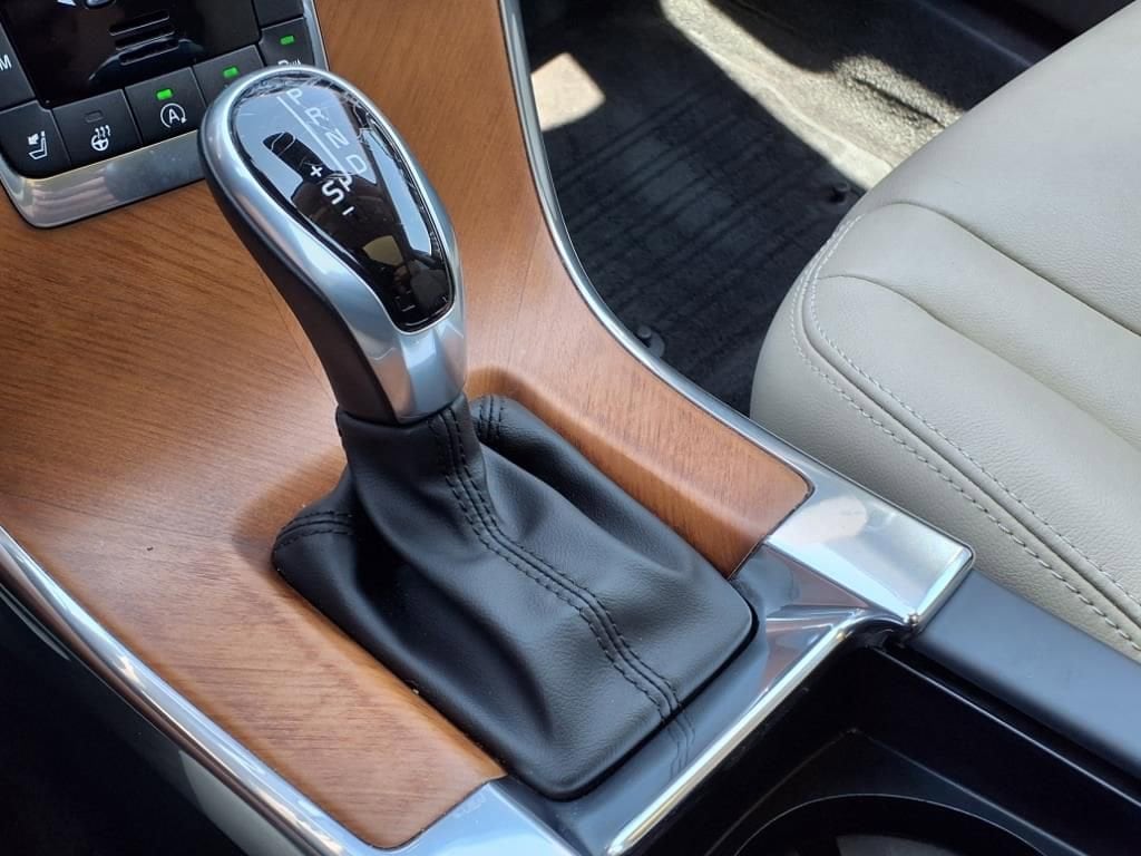 Thumbnail: 2017 Volvo XC60 - 22