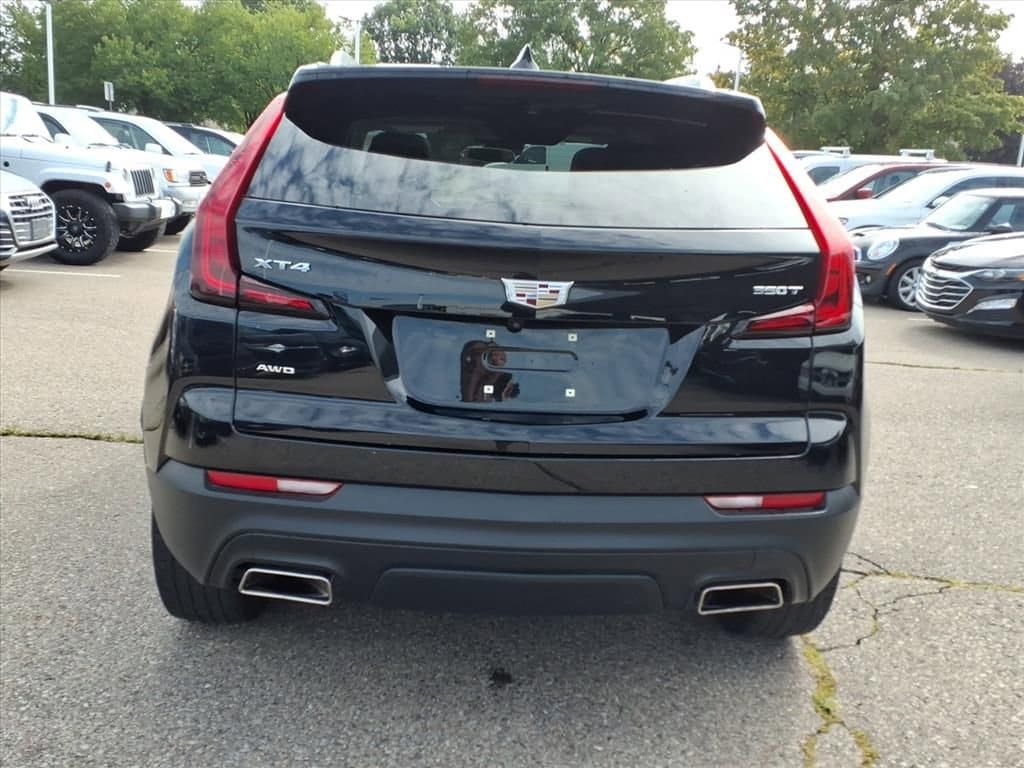 Thumbnail: 2022 Cadillac XT4 - 5