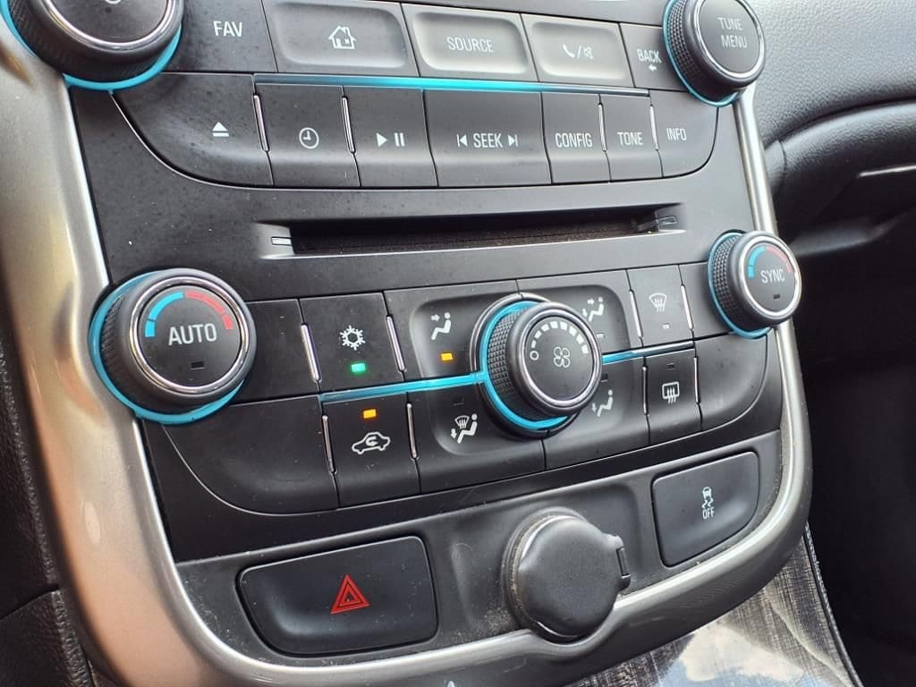 Thumbnail: 2015 Chevrolet Malibu - 27