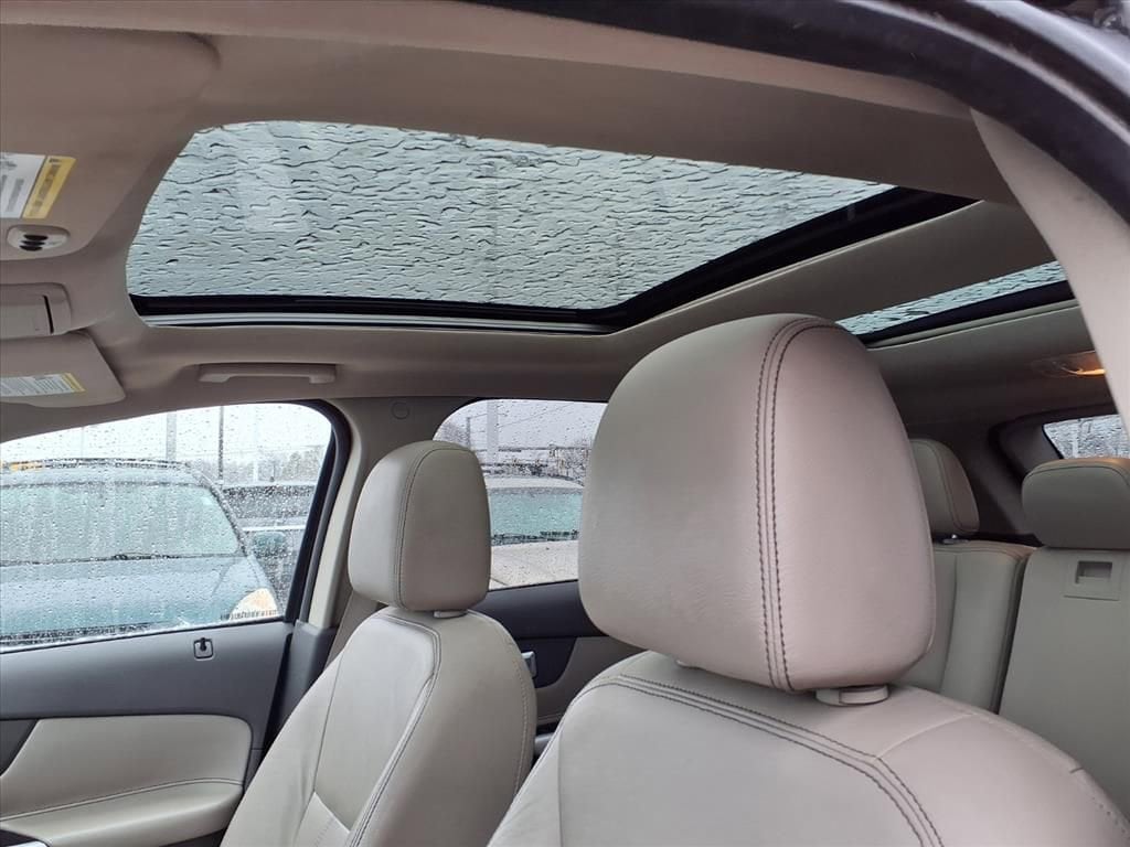 Thumbnail: 2012 Ford Edge - 18