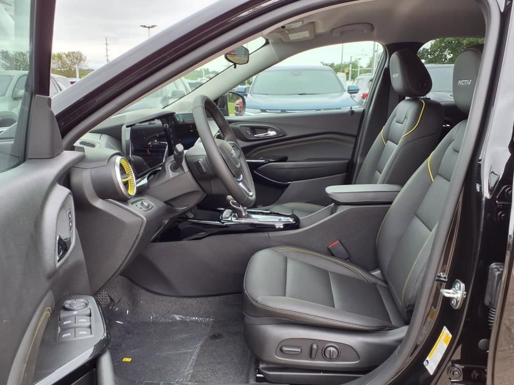 Thumbnail: 2025 Chevrolet Trax - 16