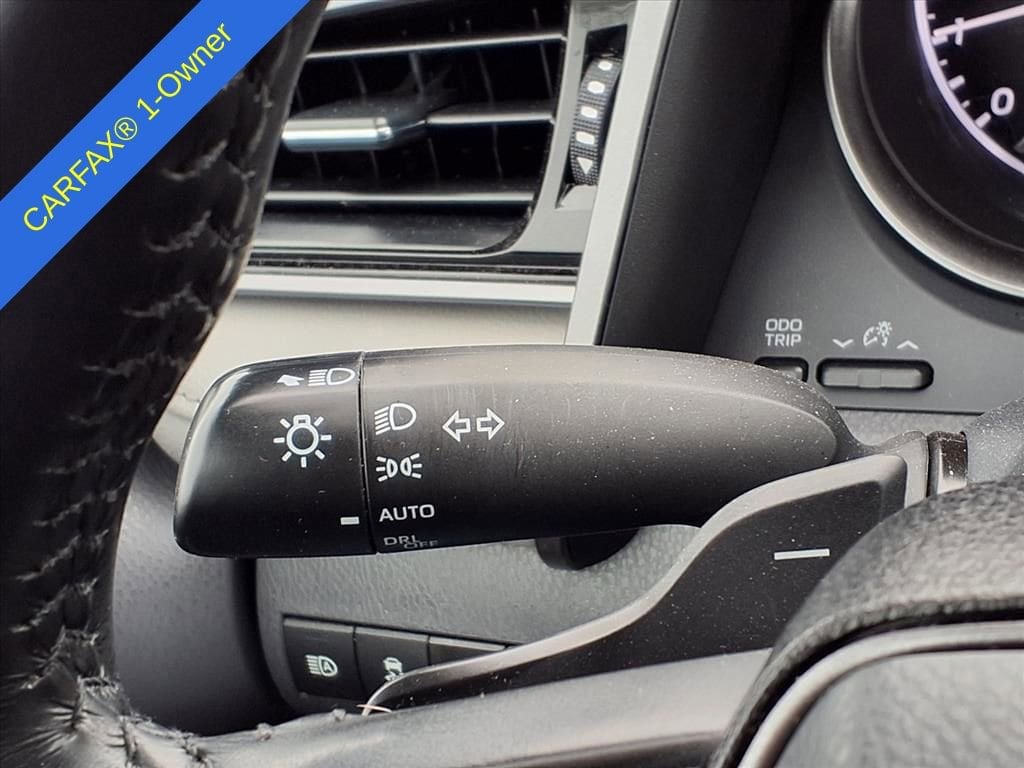 Thumbnail: 2023 Toyota Camry - 21