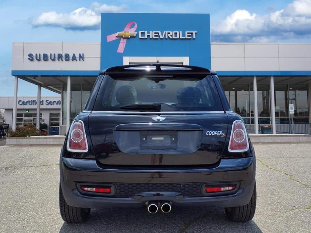 Thumbnail: 2011 MINI Cooper Hardtop - 6