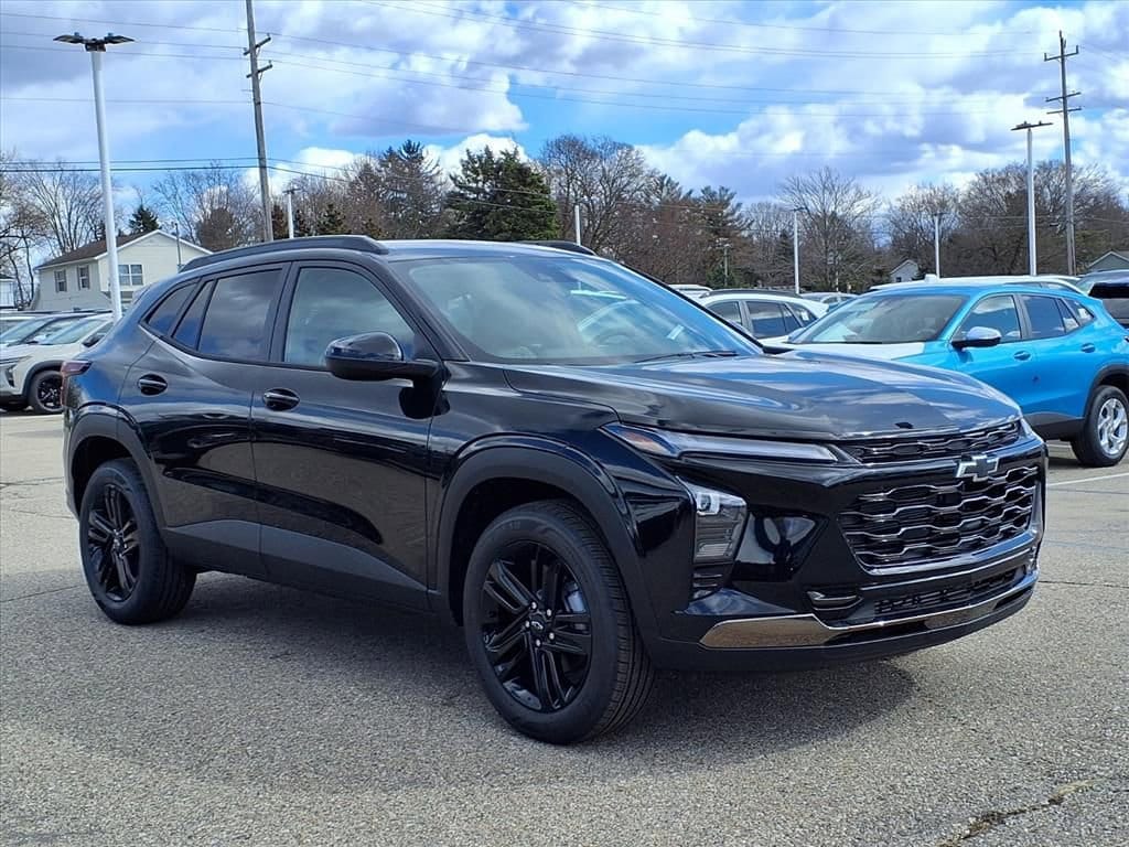 Thumbnail: 2026 Chevrolet Trax - 3