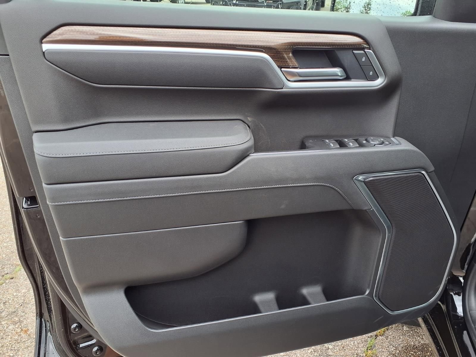 Thumbnail: 2026 Chevrolet Silverado 1500 - 11