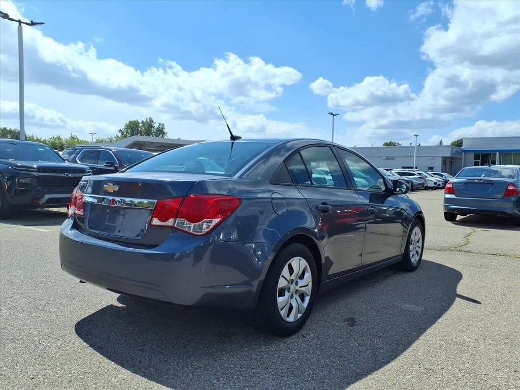 Thumbnail: 2013 Chevrolet Cruze - 5