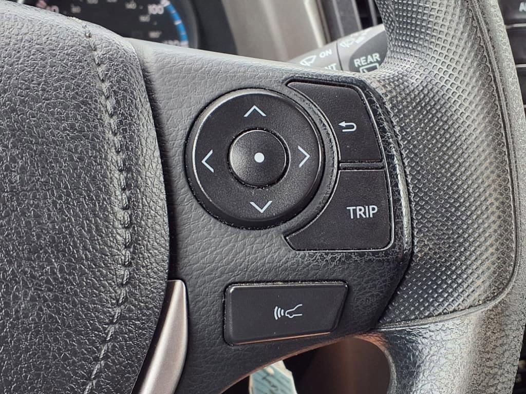 Thumbnail: 2018 Toyota RAV4 - 29
