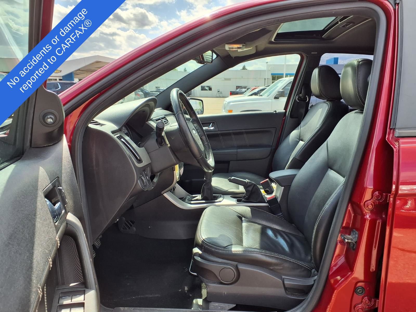 Thumbnail: 2010 Ford Focus - 16