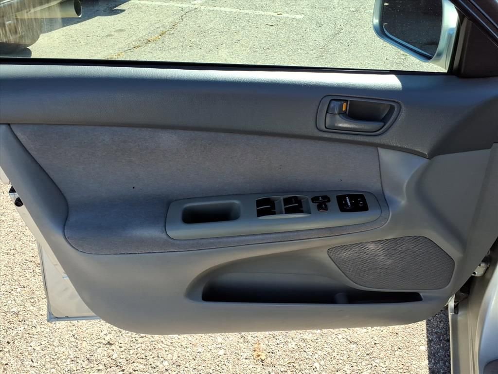 Thumbnail: 2004 Toyota Camry - 12