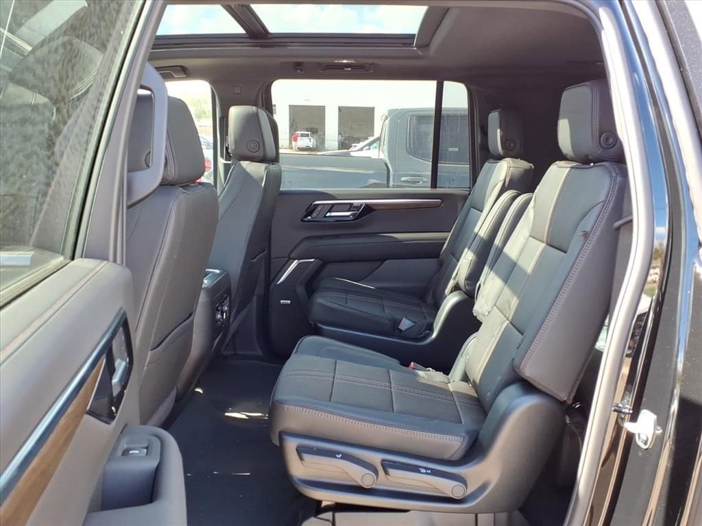 Thumbnail: 2026 Chevrolet Suburban - 8