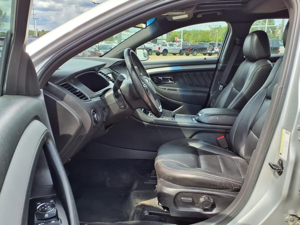 Thumbnail: 2013 Ford Taurus - 17
