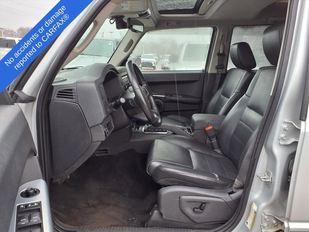 Thumbnail: 2008 Jeep Commander - 16