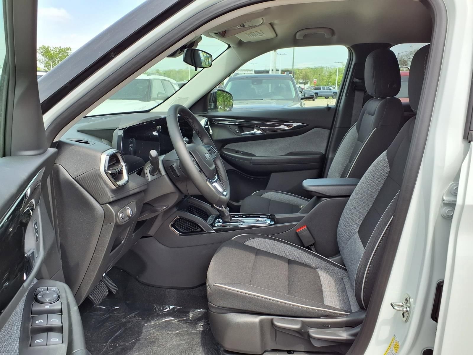 Thumbnail: 2026 Chevrolet TrailBlazer - 13