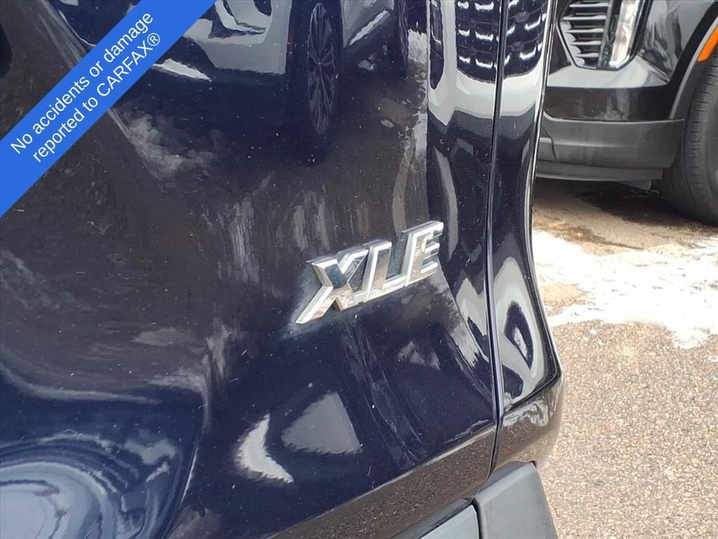 Thumbnail: 2019 Toyota RAV4 - 11