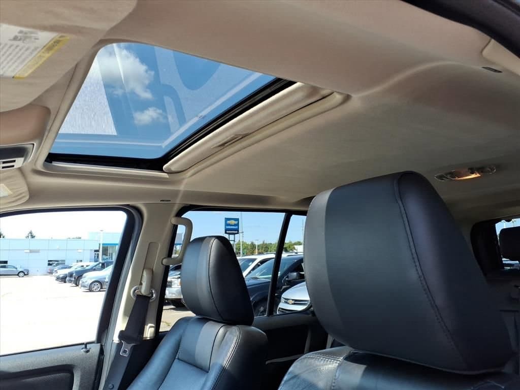 Thumbnail: 2010 Ford Explorer - 18
