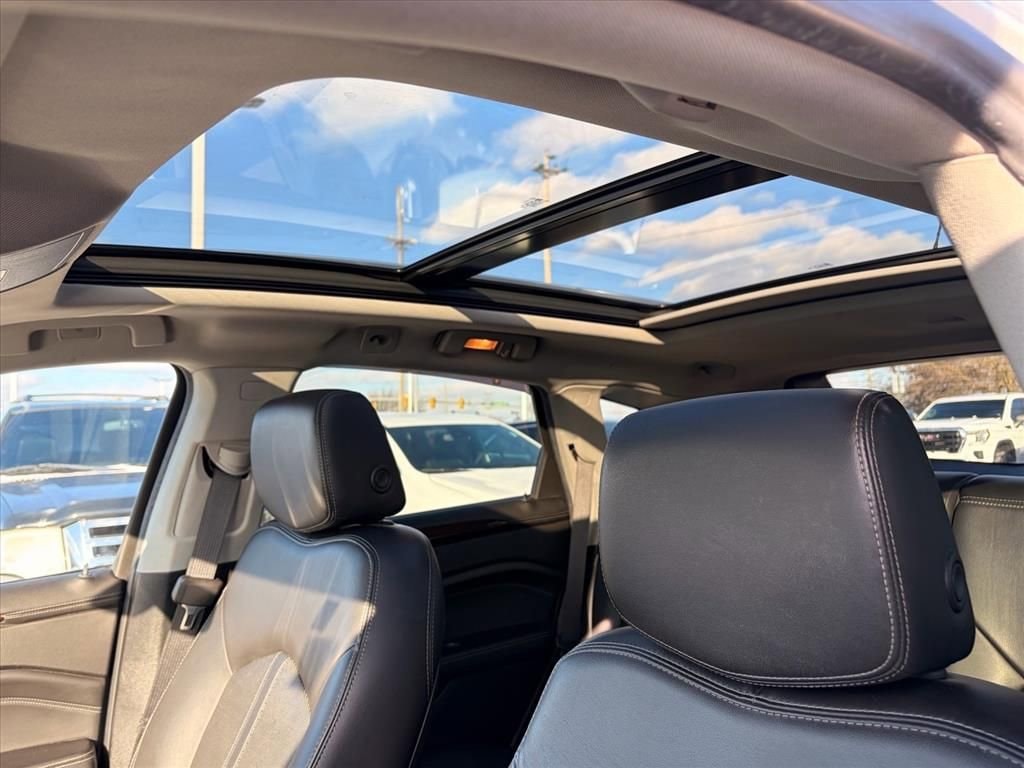 Thumbnail: 2015 Cadillac SRX - 17