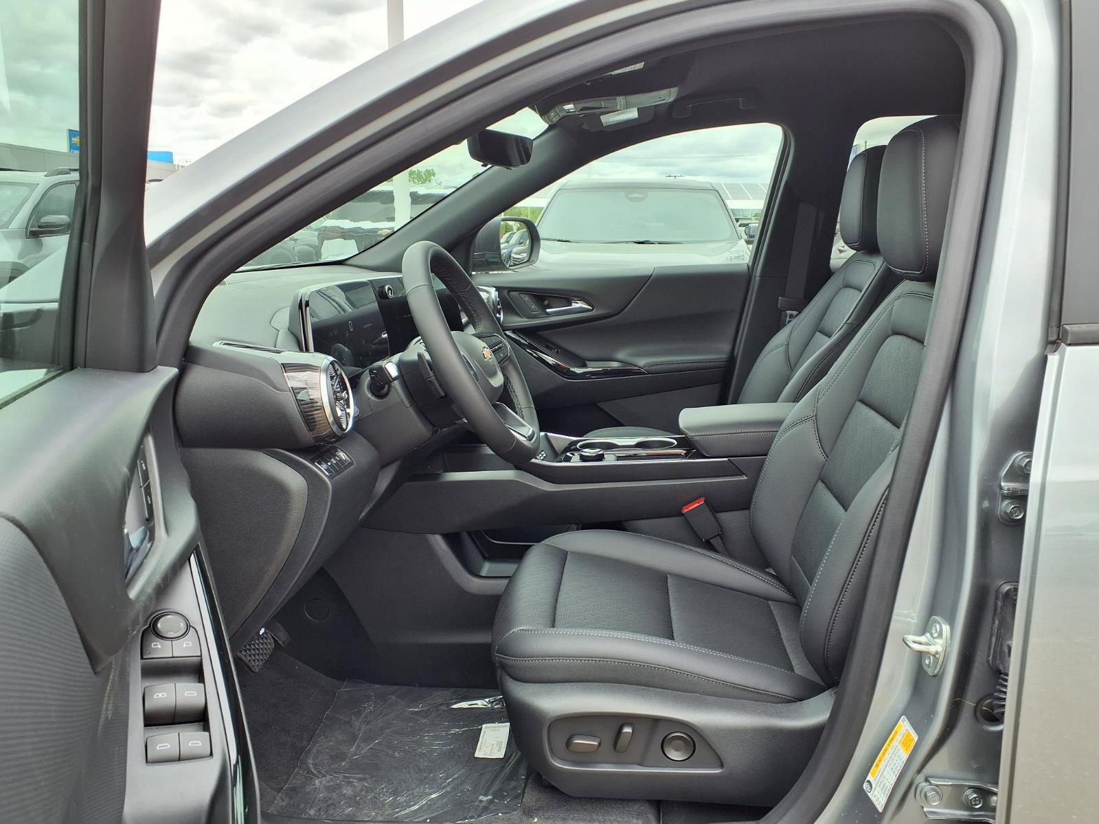 Thumbnail: 2026 Chevrolet Equinox - 13