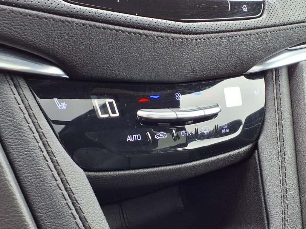 Thumbnail: 2024 Cadillac XT5 - 25