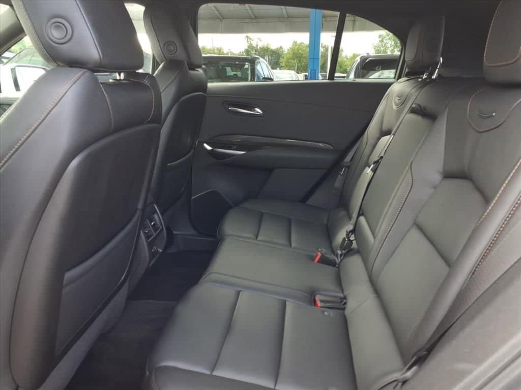 Thumbnail: 2023 Cadillac XT4 - 13